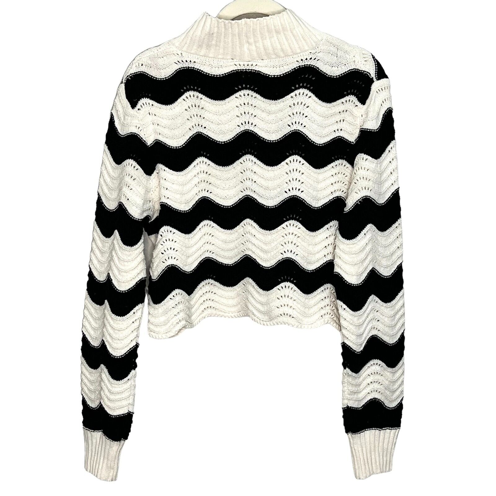 Zara Black White Chevron Wave Mock Neck Cropped Sweater Size Medium