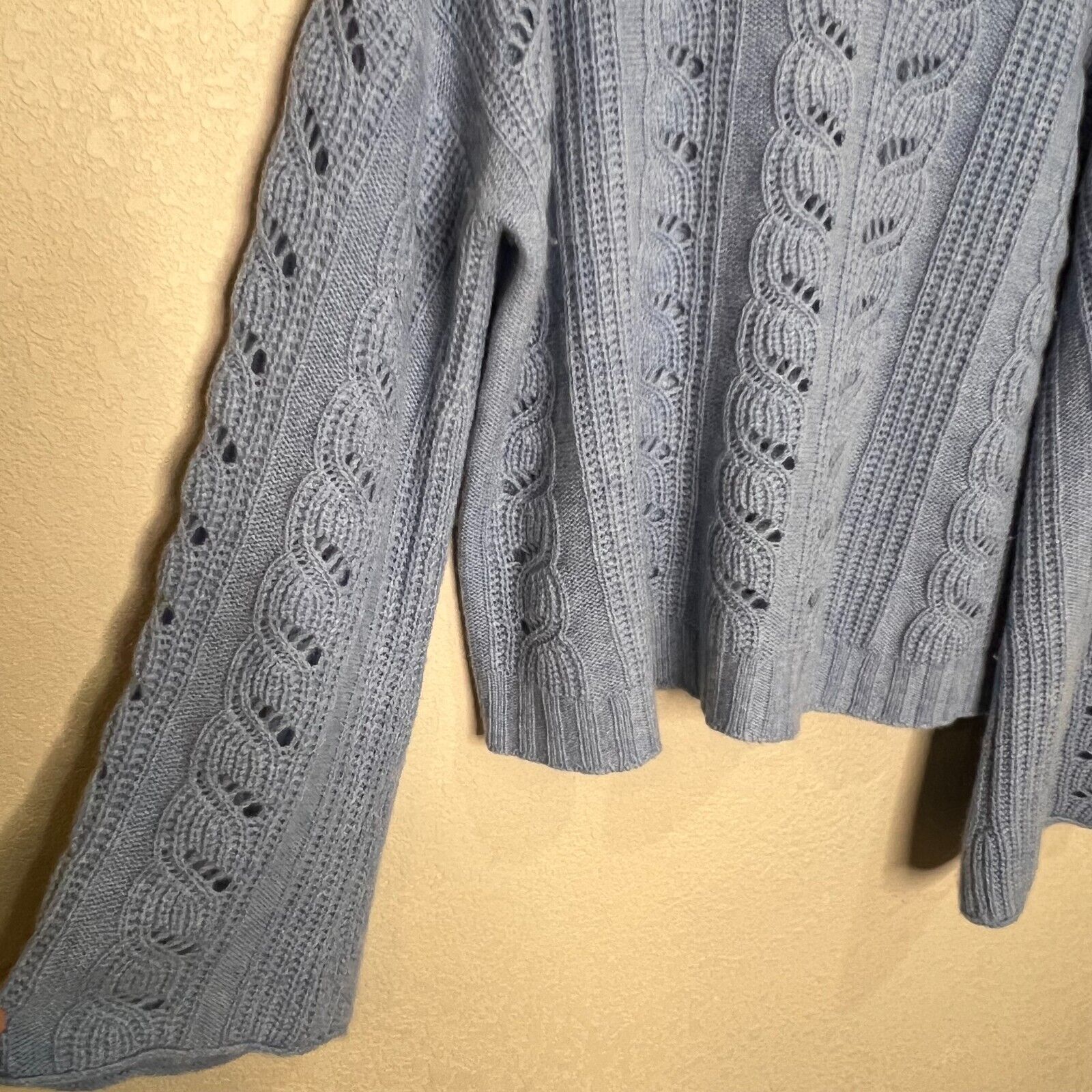 Bloomingdales AQUA Blue Cashmere Long Sleeve Crew Neck Pullover Sweater Size Med