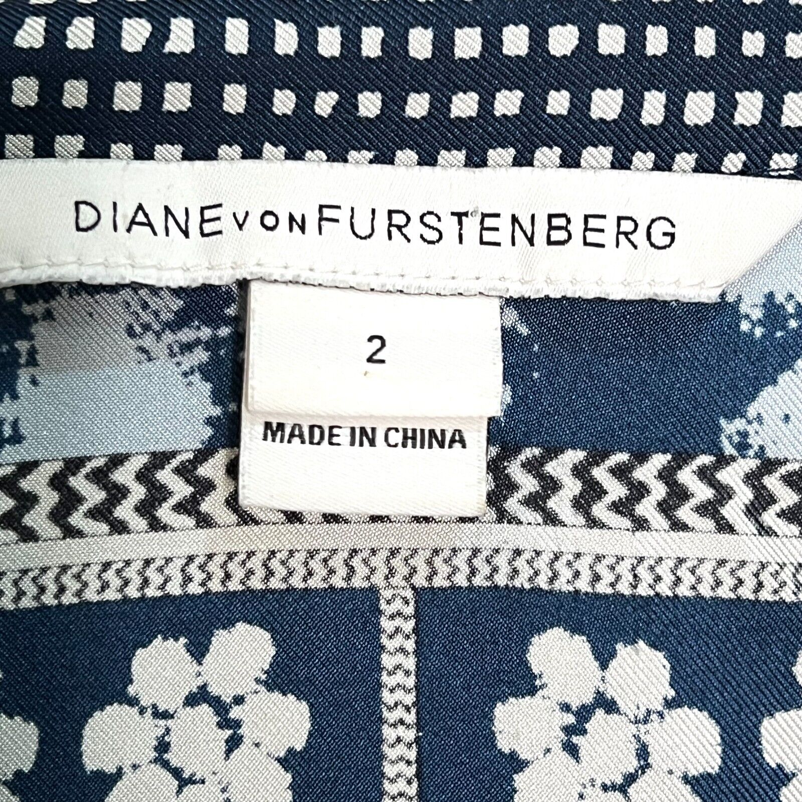 DVF Diane Von Furstenberg Chrystie Silk Top Blouse Size 2